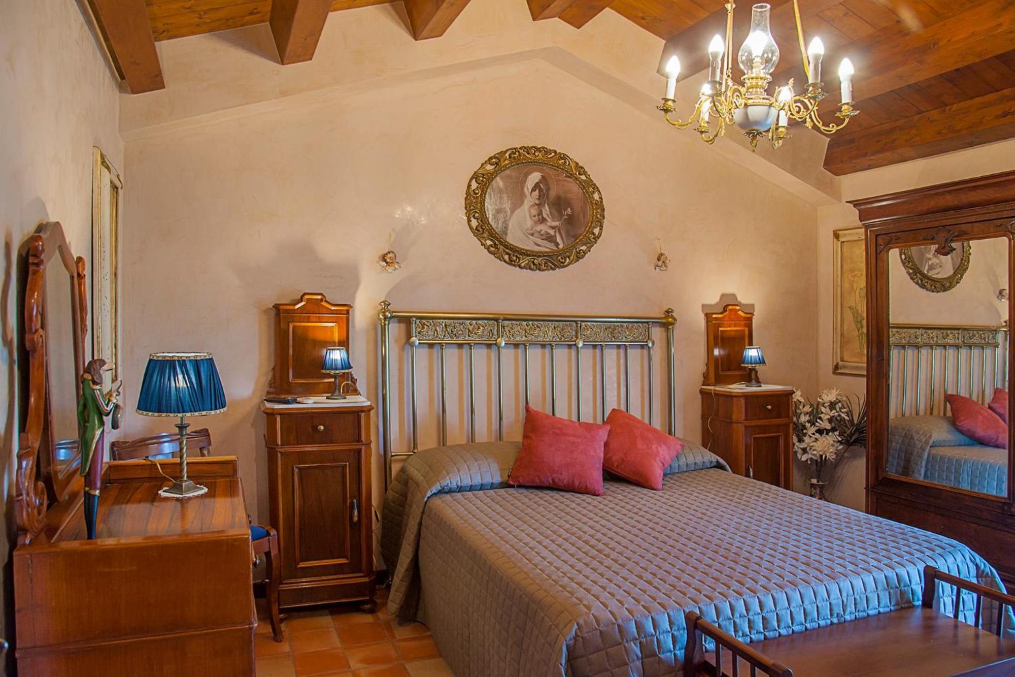 Villarose Castelbuono  Exteriör bild