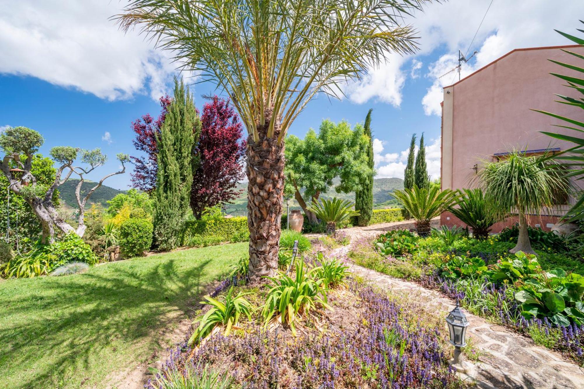 Villarose Castelbuono  Exteriör bild
