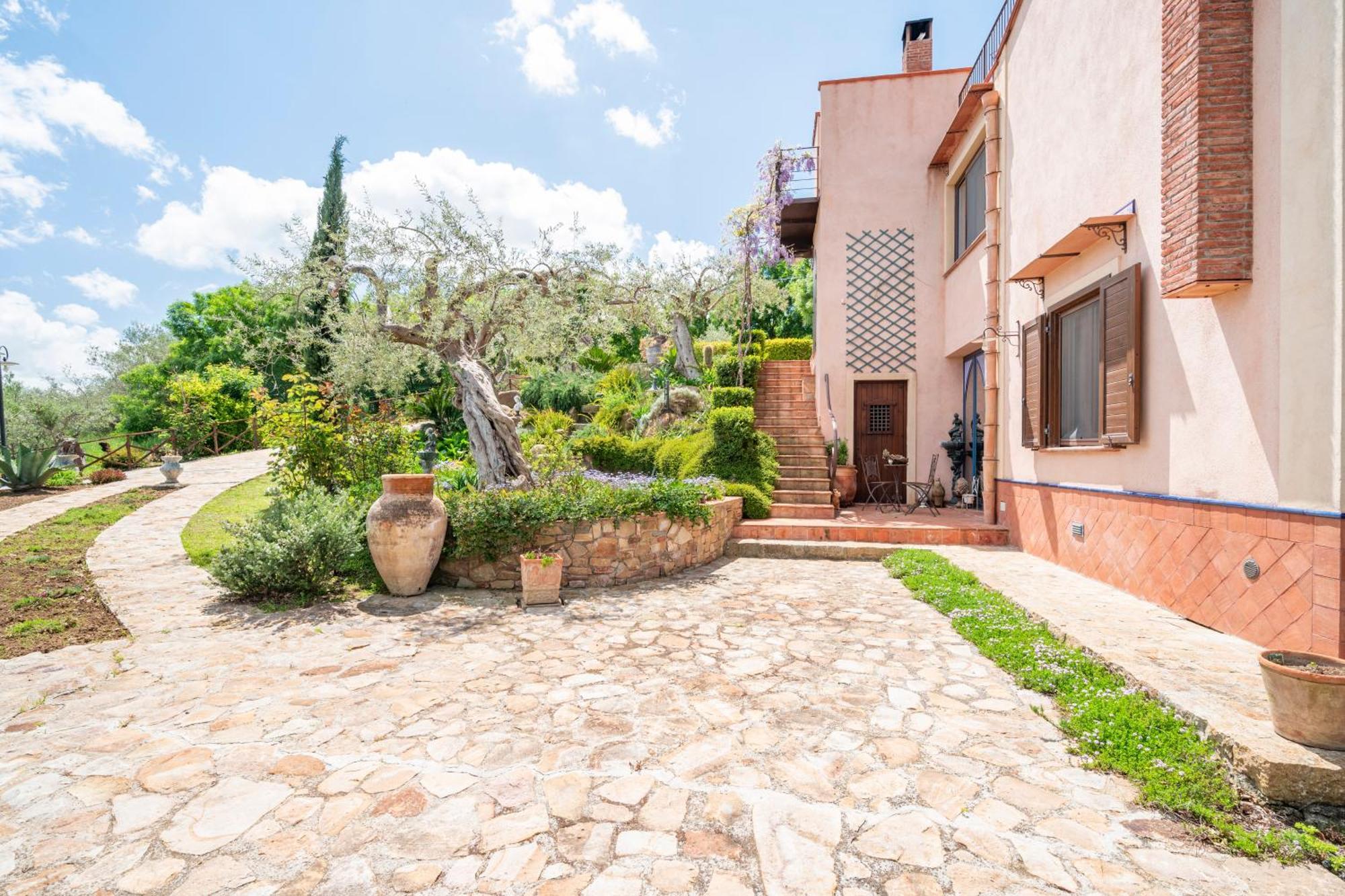 Villarose Castelbuono  Exteriör bild
