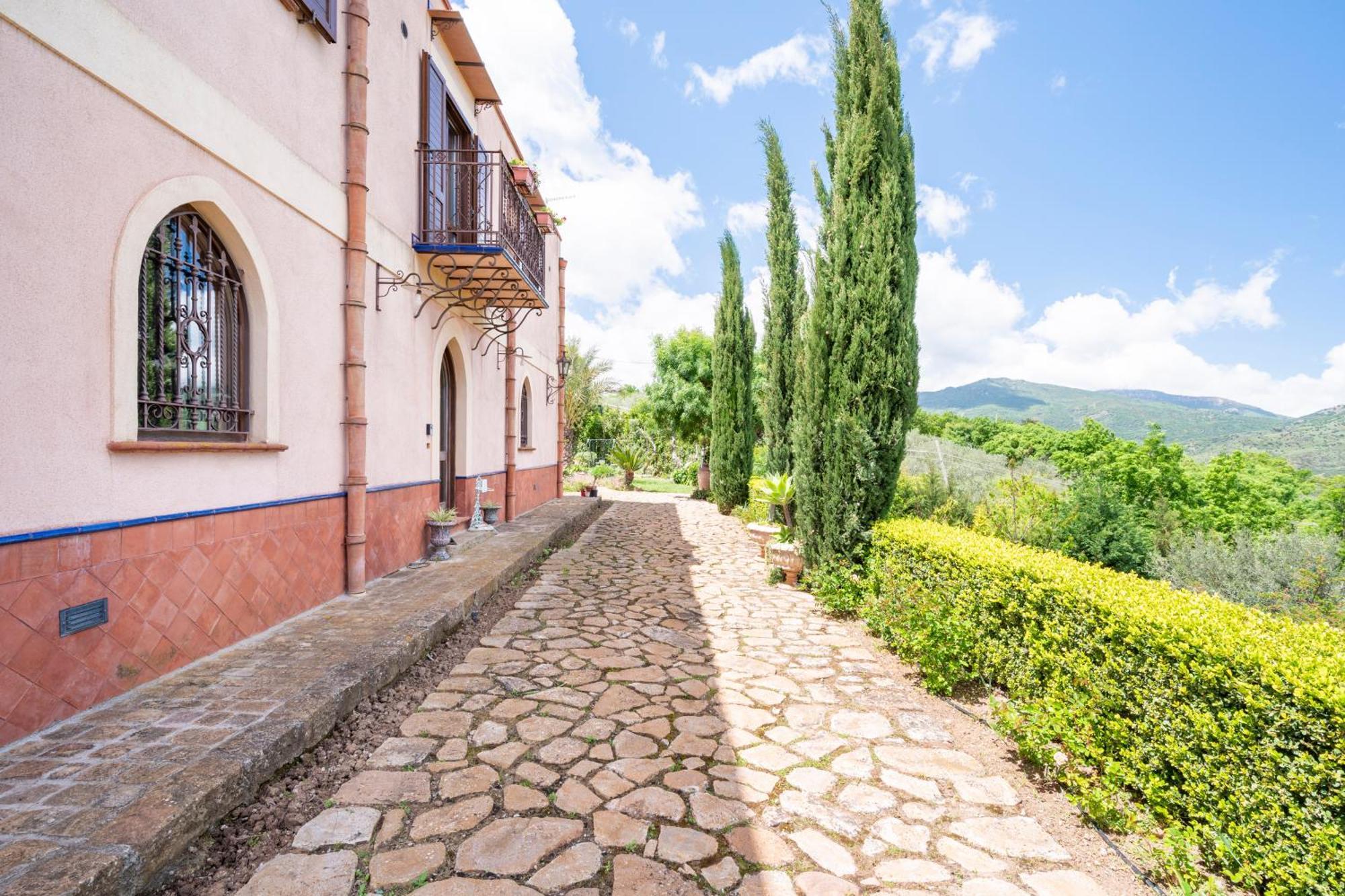 Villarose Castelbuono  Exteriör bild