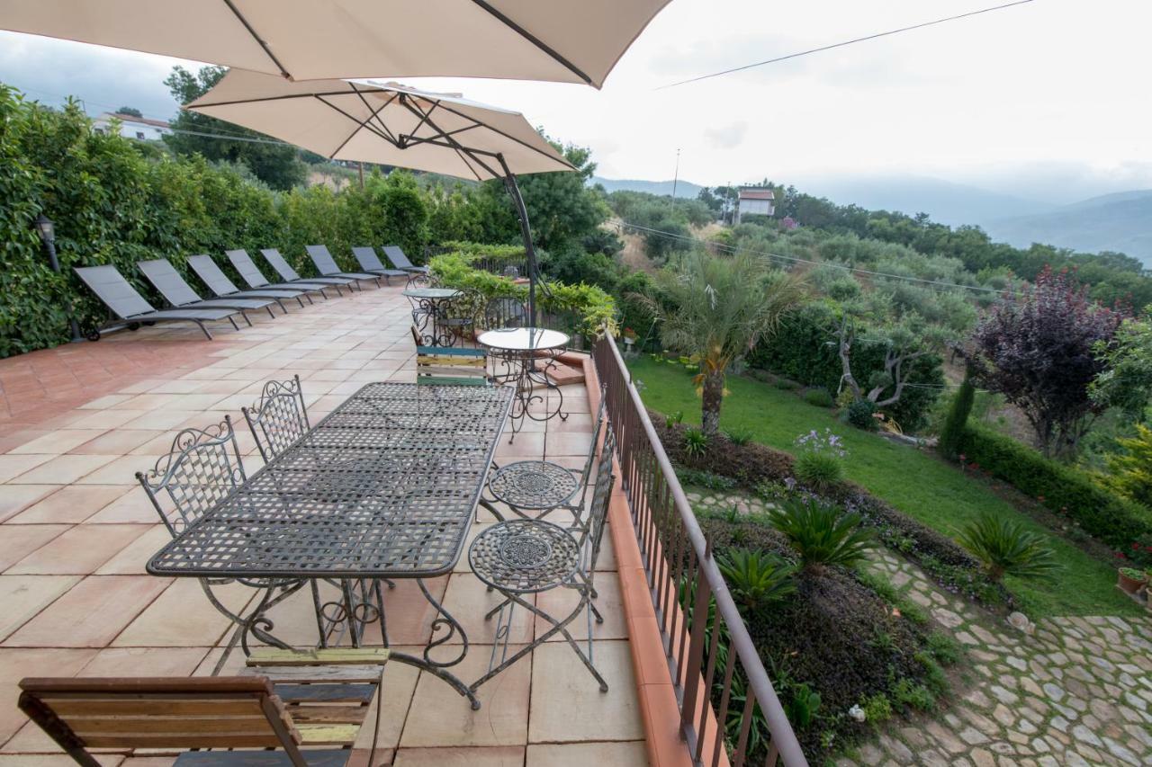 Villarose Castelbuono  Exteriör bild