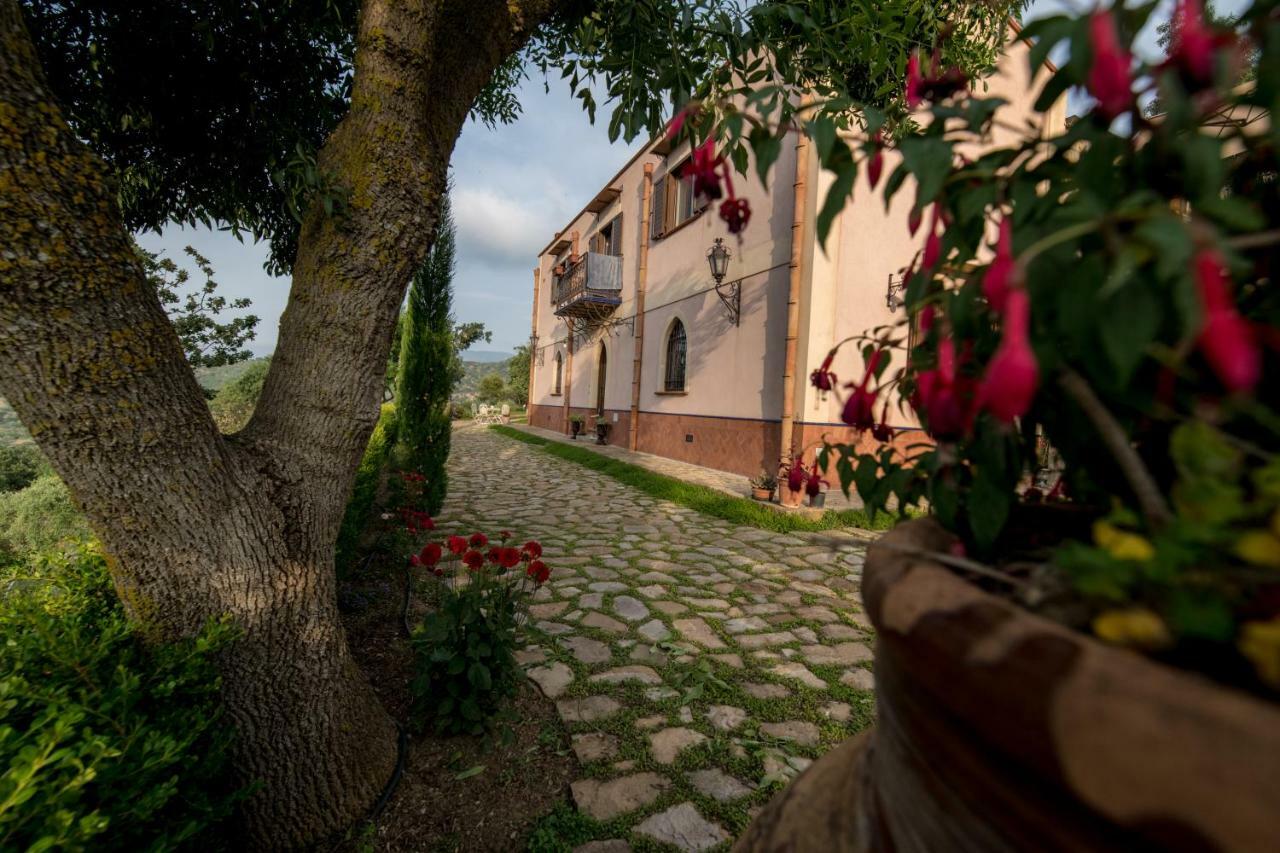 Villarose Castelbuono  Exteriör bild